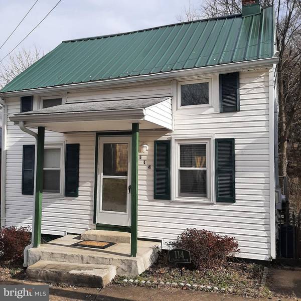 114 COLLEGE ST, Shepherdstown, WV 25443