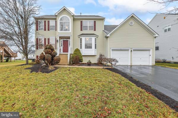 10 MOORSGATE CIR, East Windsor, NJ 08520