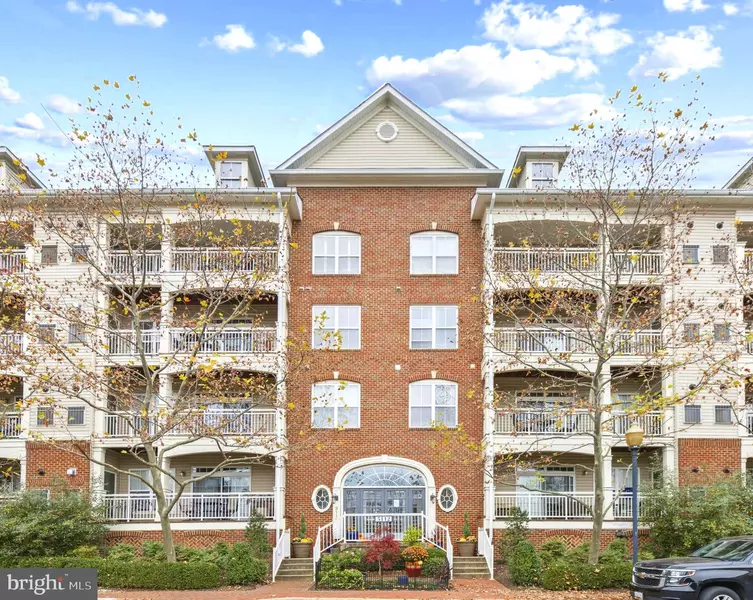 5112 DONOVAN DR #305, Alexandria, VA 22304