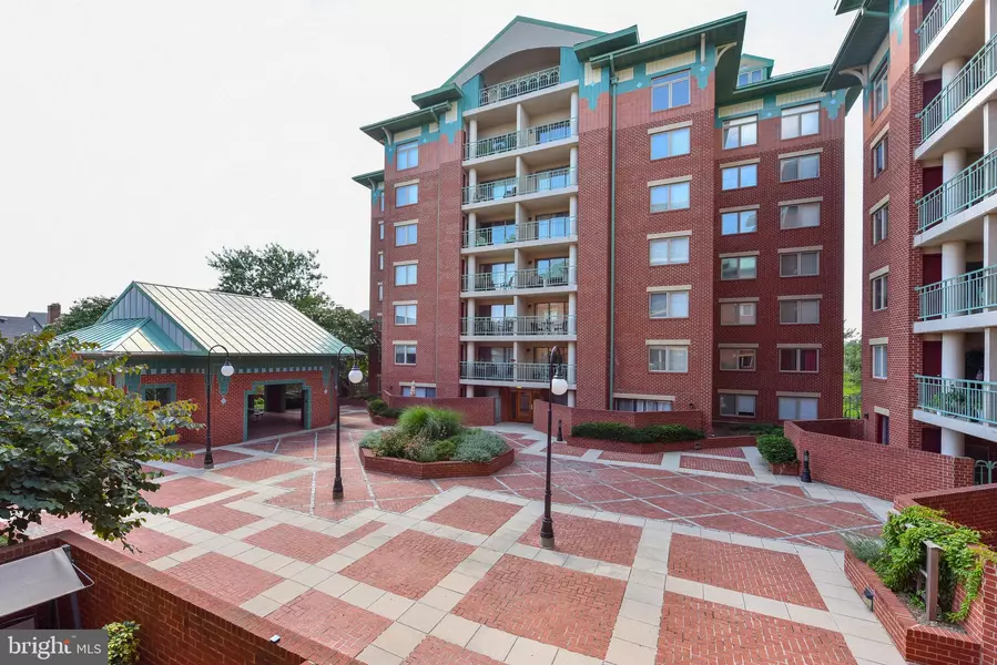 610 N WEST ST #602, Alexandria, VA 22314