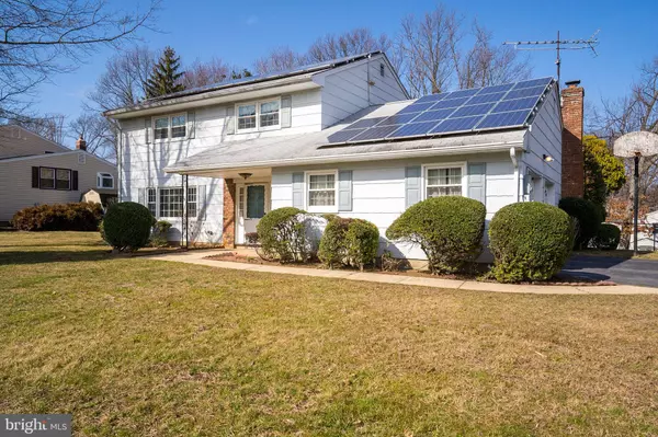 East Brunswick, NJ 08816,47 HELENA ST