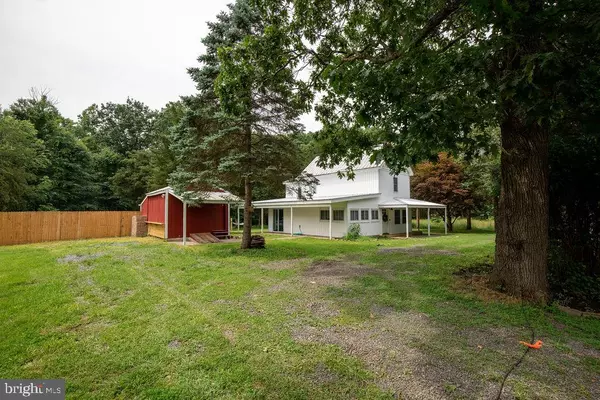 Great Cacapon, WV 25422,282 BEARS LOPE LN