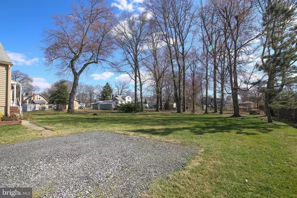 Maple Shade, NJ 08052,28 W CENTER AVE