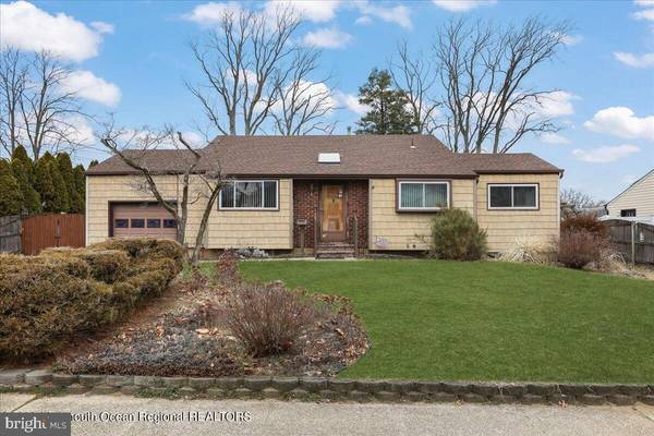 18 LILLIAN DR, Hazlet, NJ 07730