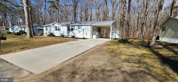 19 EDGEWOOD DR, Cream Ridge, NJ 08514