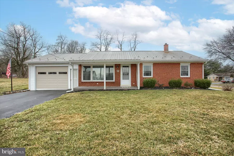 32 MAPLE AVE, Walnut Bottom, PA 17266