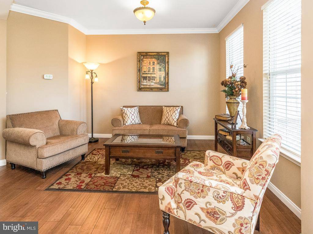 Woodbridge, VA 22193,15304 COMMITMENT CT