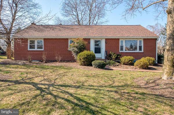 564 LAMPETER RD, Lancaster, PA 17602