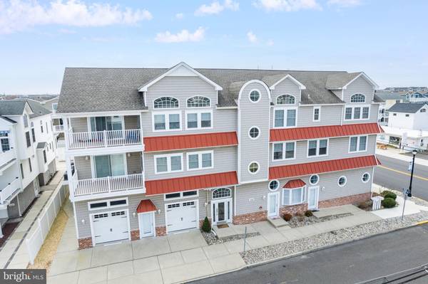 228 43RD ST #202, Sea Isle City, NJ 08243