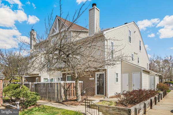 4326 PEMBROOK VILLAGE DR #27, Alexandria, VA 22309