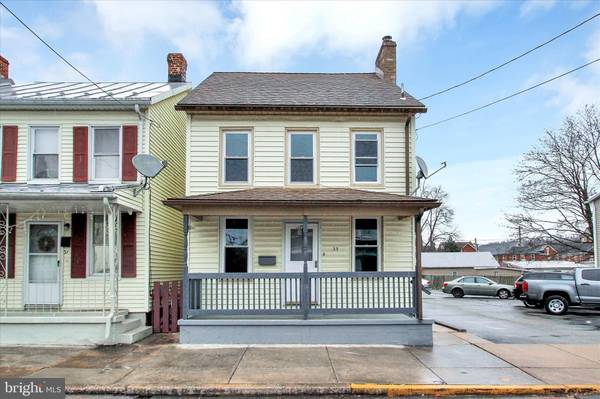 35 S WATER ST, Spring Grove, PA 17362