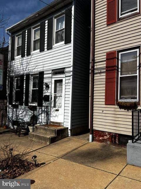 Columbia, PA 17512,493 MANOR ST