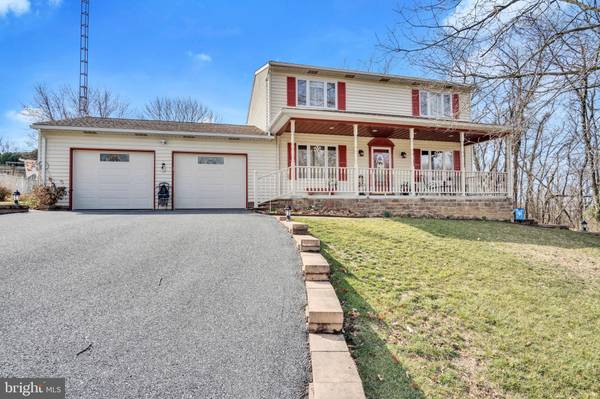 17 PAMELA DR, Mechanicsburg, PA 17050