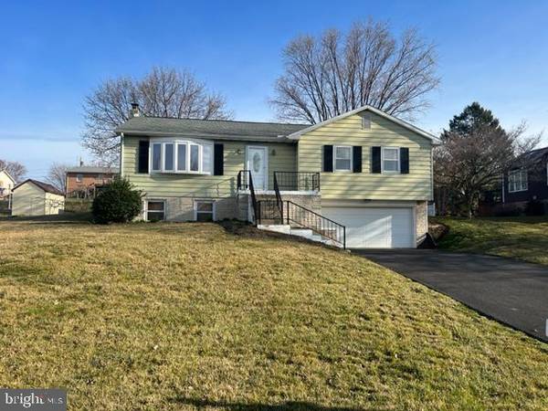 317 SOUTHVIEW DR, Ephrata, PA 17522