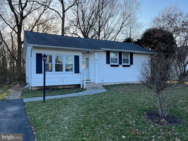 4 GREENFIELD CT, Newark, DE 19713