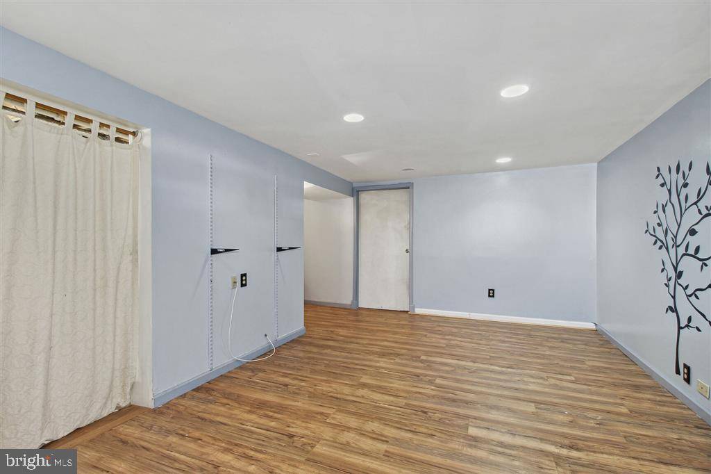 Halethorpe, MD 21227,5229 ARBUTUS AVE