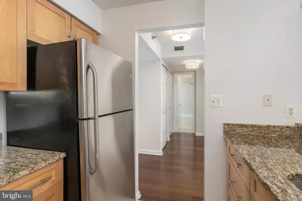 North Bethesda, MD 20852,10101 GROSVENOR PL #614