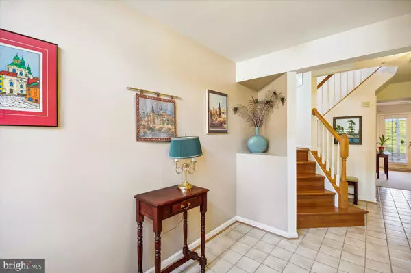 Bethesda, MD 20814,5529 WHITLEY PARK TER #88