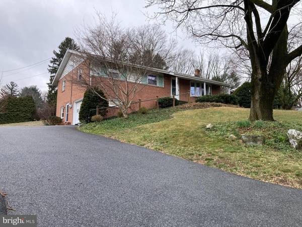 84 BARRE DR, Lancaster, PA 17601