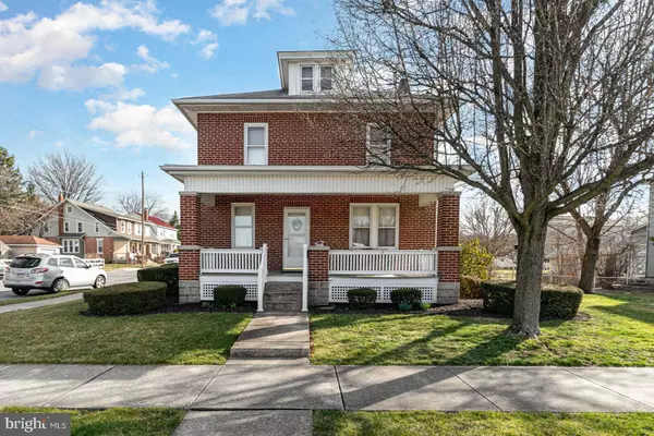 201 S BROAD ST, Mechanicsburg, PA 17055