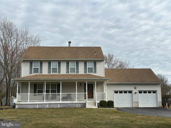 8 FIELD CT, Wrightstown, NJ 08562