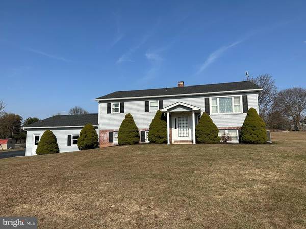 160 GROFT DR, New Oxford, PA 17350