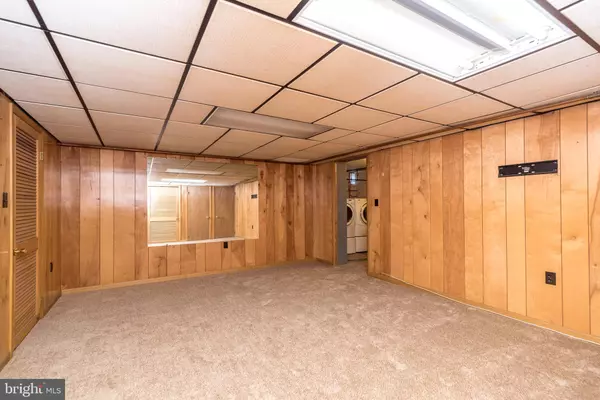 1180 1ST AVE Hellertown, PA 18055