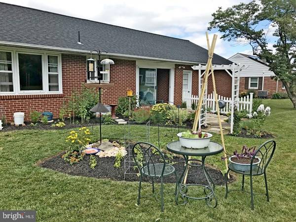 Willow Street, PA 17584,4 LAUREL DR