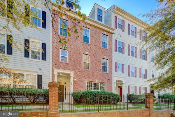 8047 GATEHOUSE RD #13, Falls Church, VA 22042