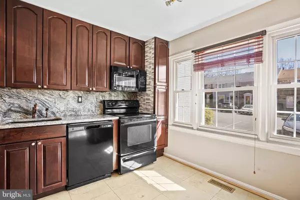 Annandale, VA 22003,4544 MAXFIELD DR