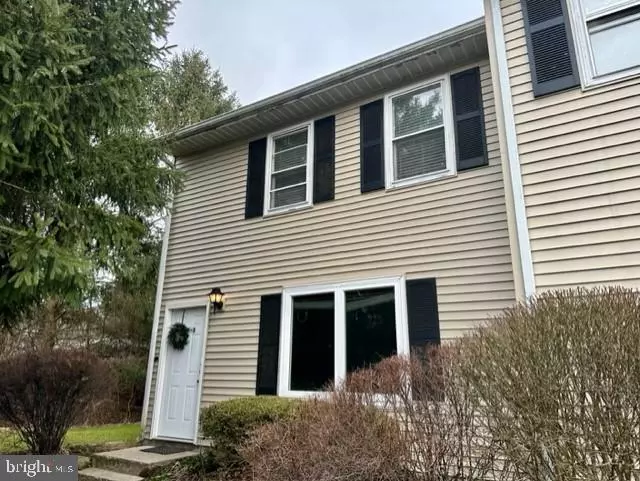 918 SOUTHGATE DR #8, State College, PA 16801