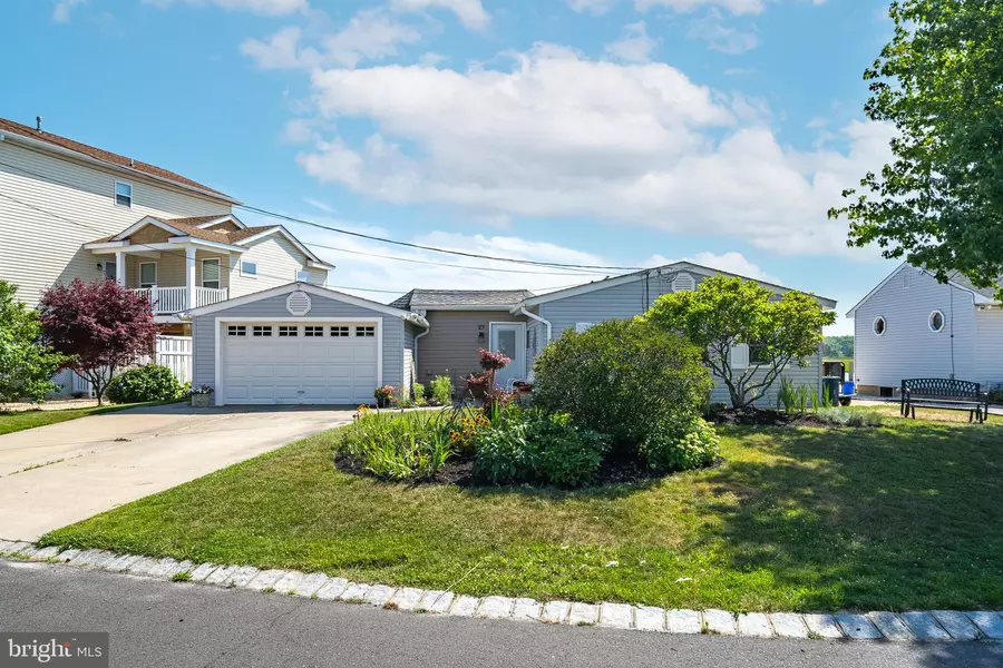 27 CREEKVIEW RD, Barnegat, NJ 08005