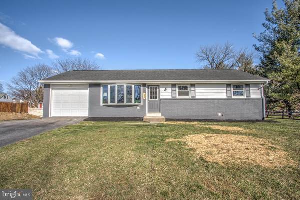 59 FARMLAND RD, Leola, PA 17540