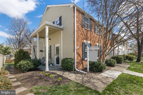 3749 INGALLS AVE, Alexandria, VA 22302