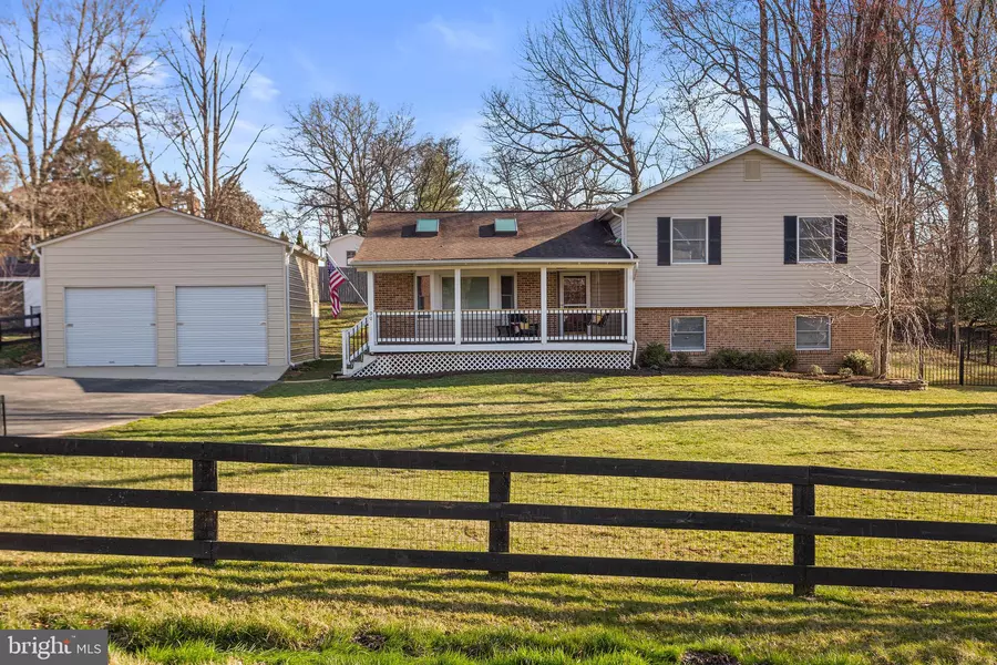 300 E E ST, Purcellville, VA 20132