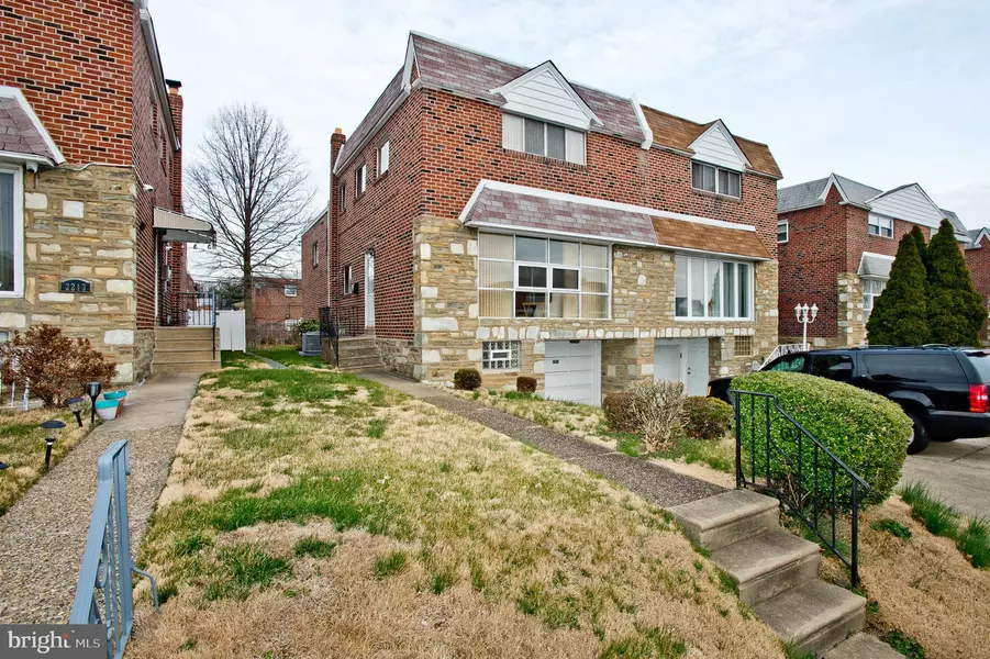 2215 HOFFNAGLE ST, Philadelphia, PA 19152