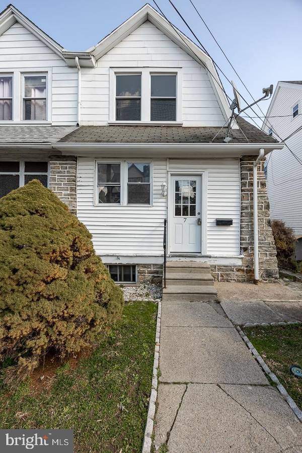 7 ARDSLEY RD, Upper Darby, PA 19082