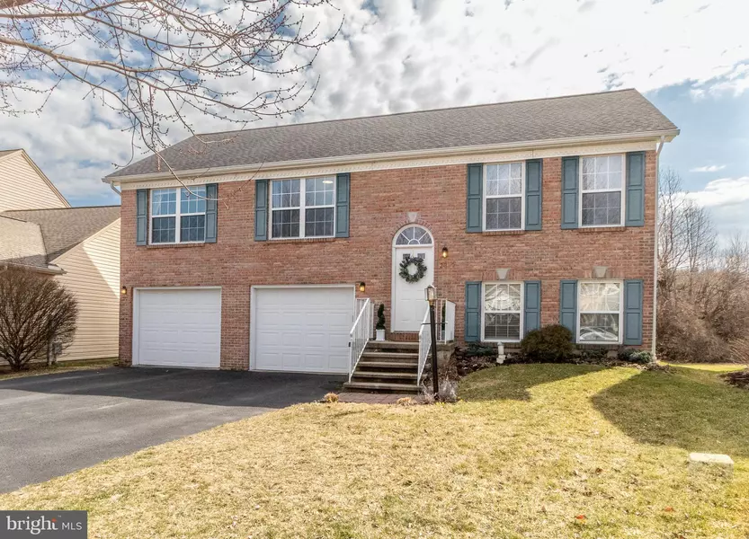 2348 QUAIL RUN RD, State College, PA 16801