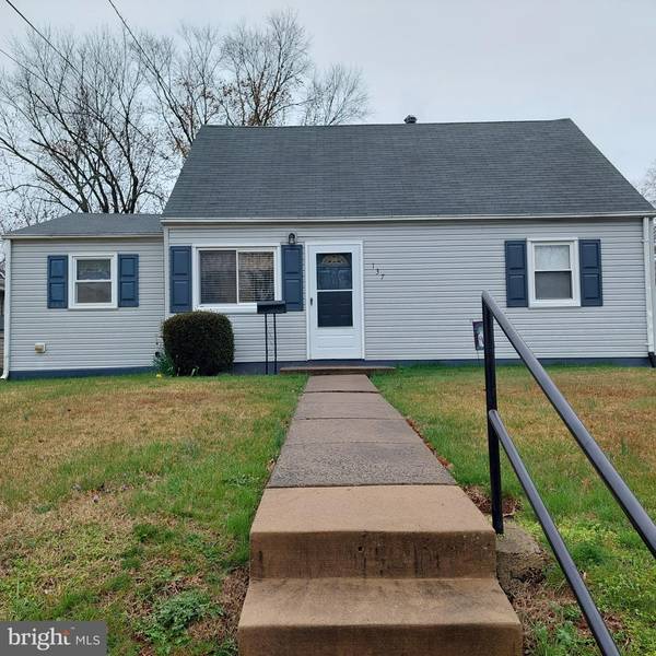 137 CABBEL DR, Manassas Park, VA 20111