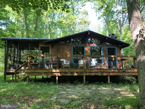 8 DEW DROP LN,  Great Cacapon,  WV 25422