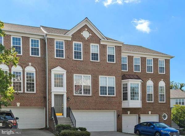 45777 MOUNTAIN PINE SQ, Sterling, VA 20166