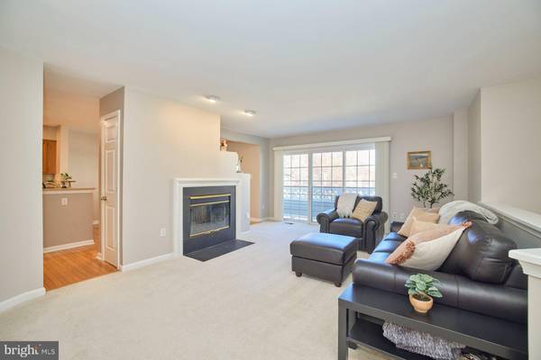 Centreville, VA 20120,14466 GLENCREST CIR #43