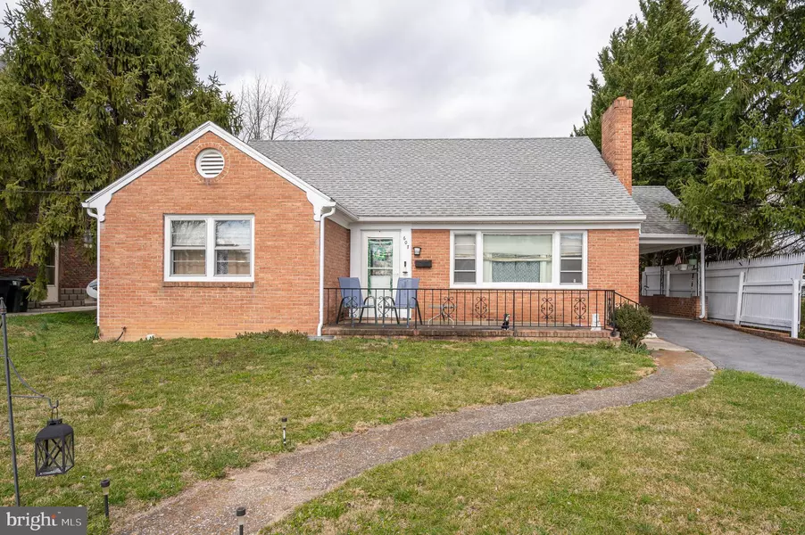 607 E MOLER AVE, Martinsburg, WV 25404