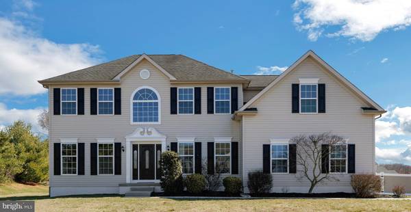 2 ANNAMARIE CT, Swedesboro, NJ 08085