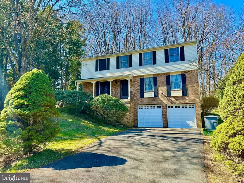 9615 LOCUST HILL DR, Great Falls, VA 22066