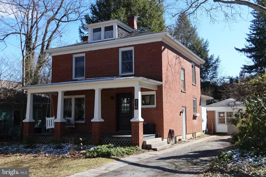 210 HARTSWICK AVE, State College, PA 16803