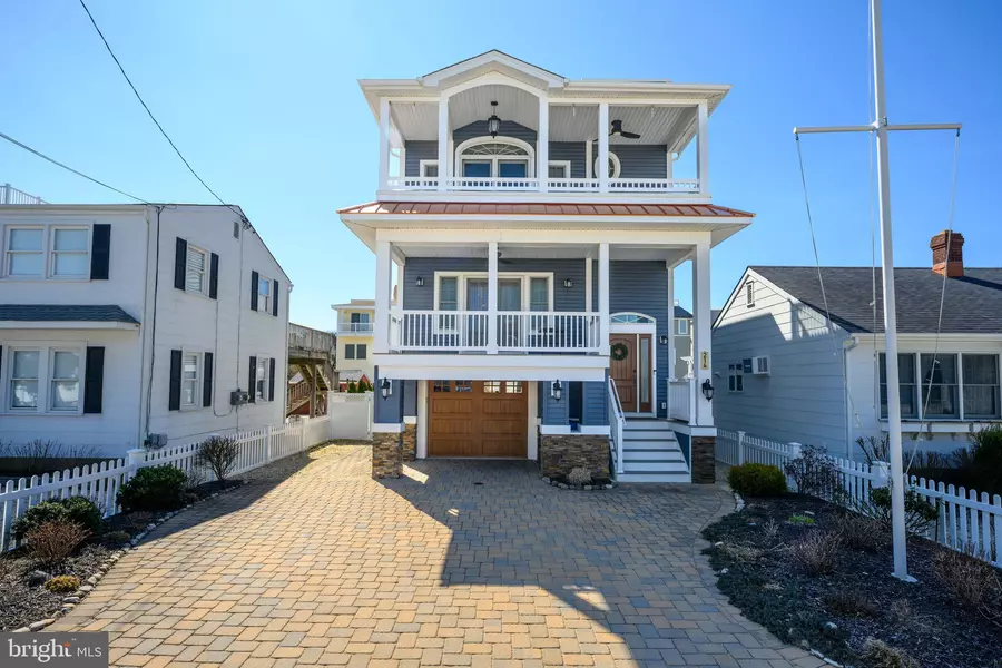 214 IROQUOIS AVE, Beach Haven, NJ 08008