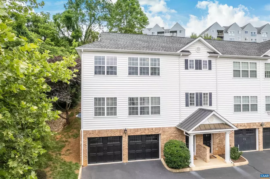 373 QUARRY RD, Charlottesville, VA 22902