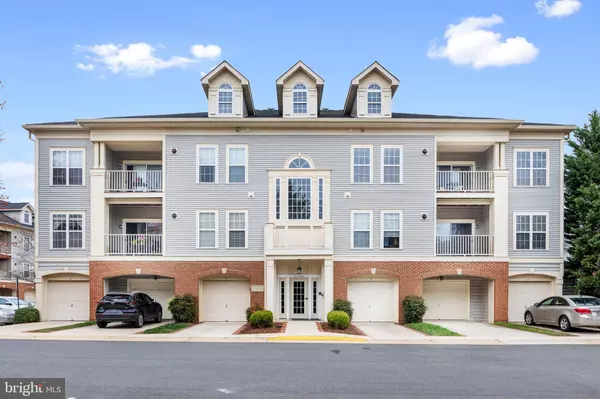 11334 WESTBROOK MILL LN #304, Fairfax, VA 22030