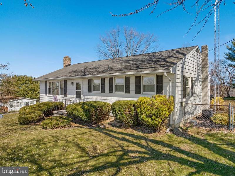 4904 BLUE HILL RD, Glenville, PA 17329